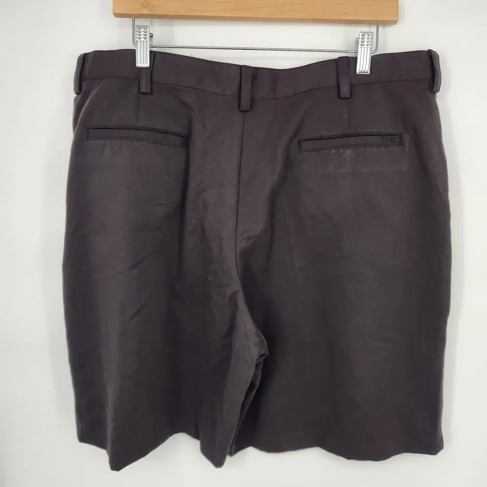 IZOD XFG Golf Shorts Mens 40‎ Black Performance Solid Pleated Front Chinos